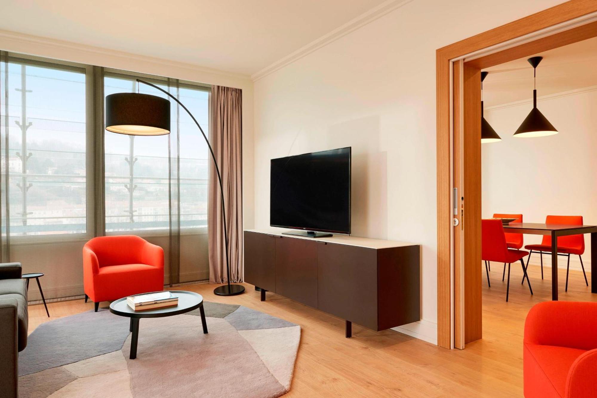 Lyon Marriott Hotel Cite Internationale Exterior photo